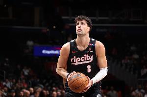 凯发K8手机端、APP下载、流畅界面、智能推荐、高效操作-罚球还没三分准！阿夫迪亚半场三分2中2&amp;罚球4中0拿10分5板3助