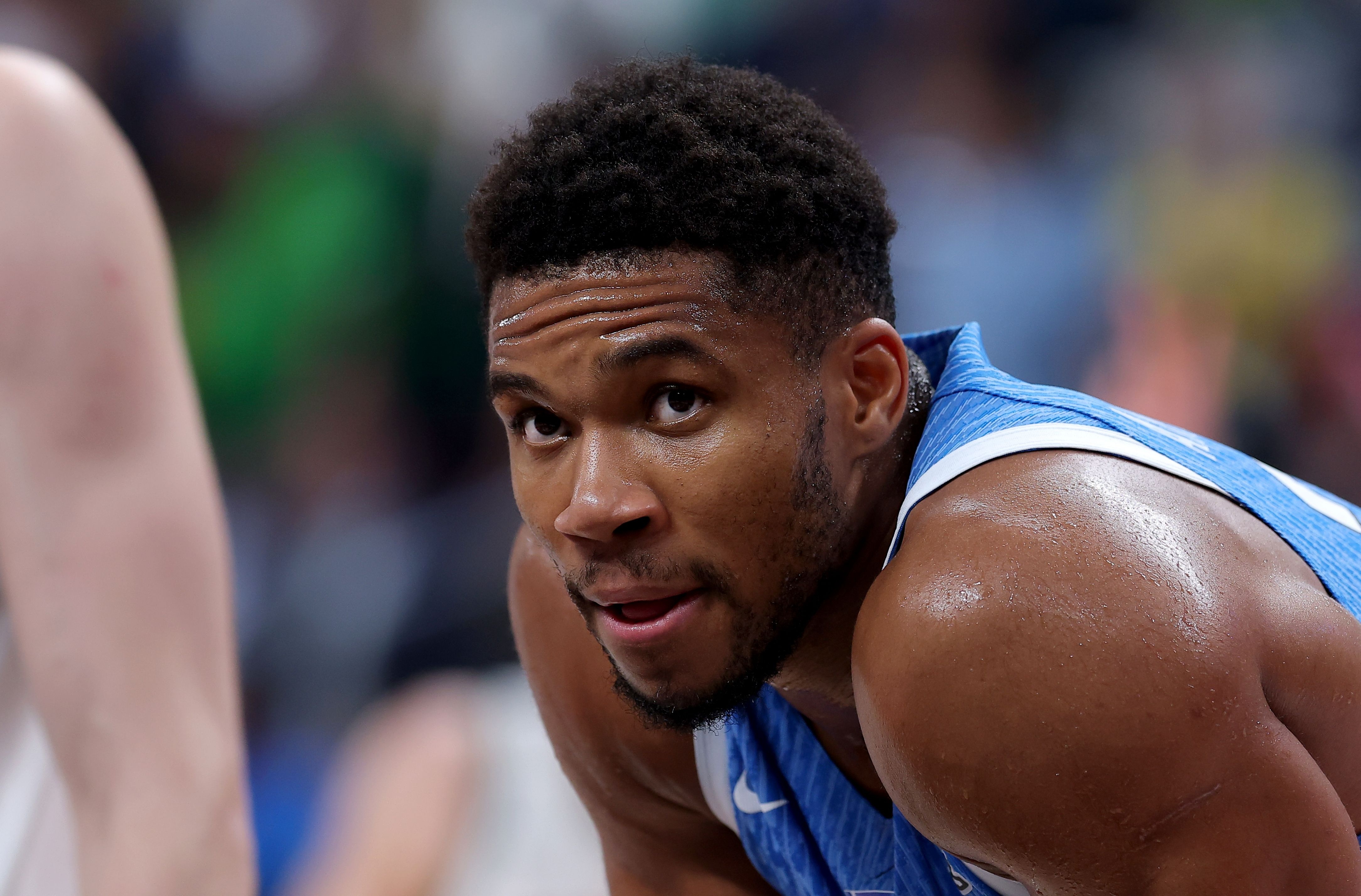 凯发K8手机端、APP下载、流畅界面、智能推荐、高效操作-阿塔曼：防守重心非字母哥 若其进攻犯规理应吹罚