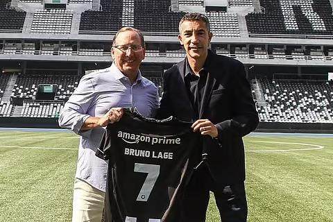 凯发K8手机端、APP下载、流畅界面、智能推荐、高效操作-没有人比这个美国佬更懂“当被告”的滋味